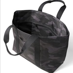 Camo tote bag